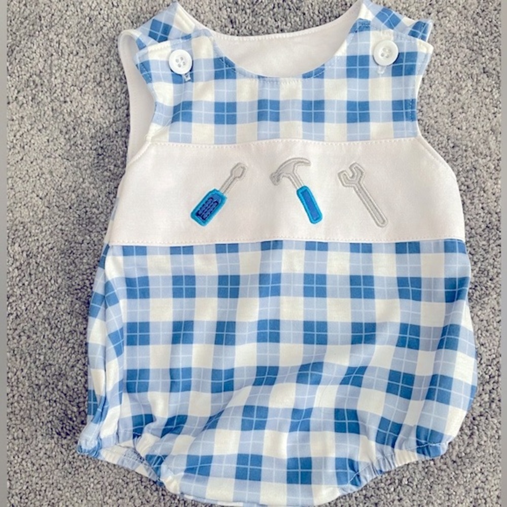 🌹 Tool Applique onesie size 0-3 months